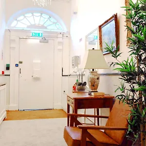 historic-property-4.dublin-hotelsweb.com/